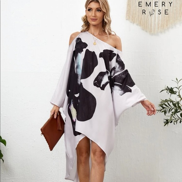 SHEIN Dresses & Skirts - Asymmetrical Floral dress